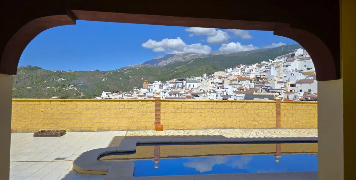 Sale of detached villa in Canillas de Albaida 34