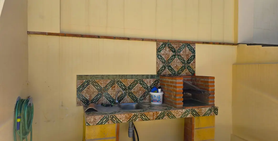 Sale of detached villa in Canillas de Albaida 41