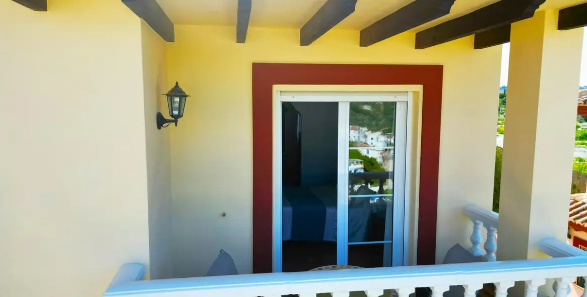 Sale of detached villa in Canillas de Albaida 42