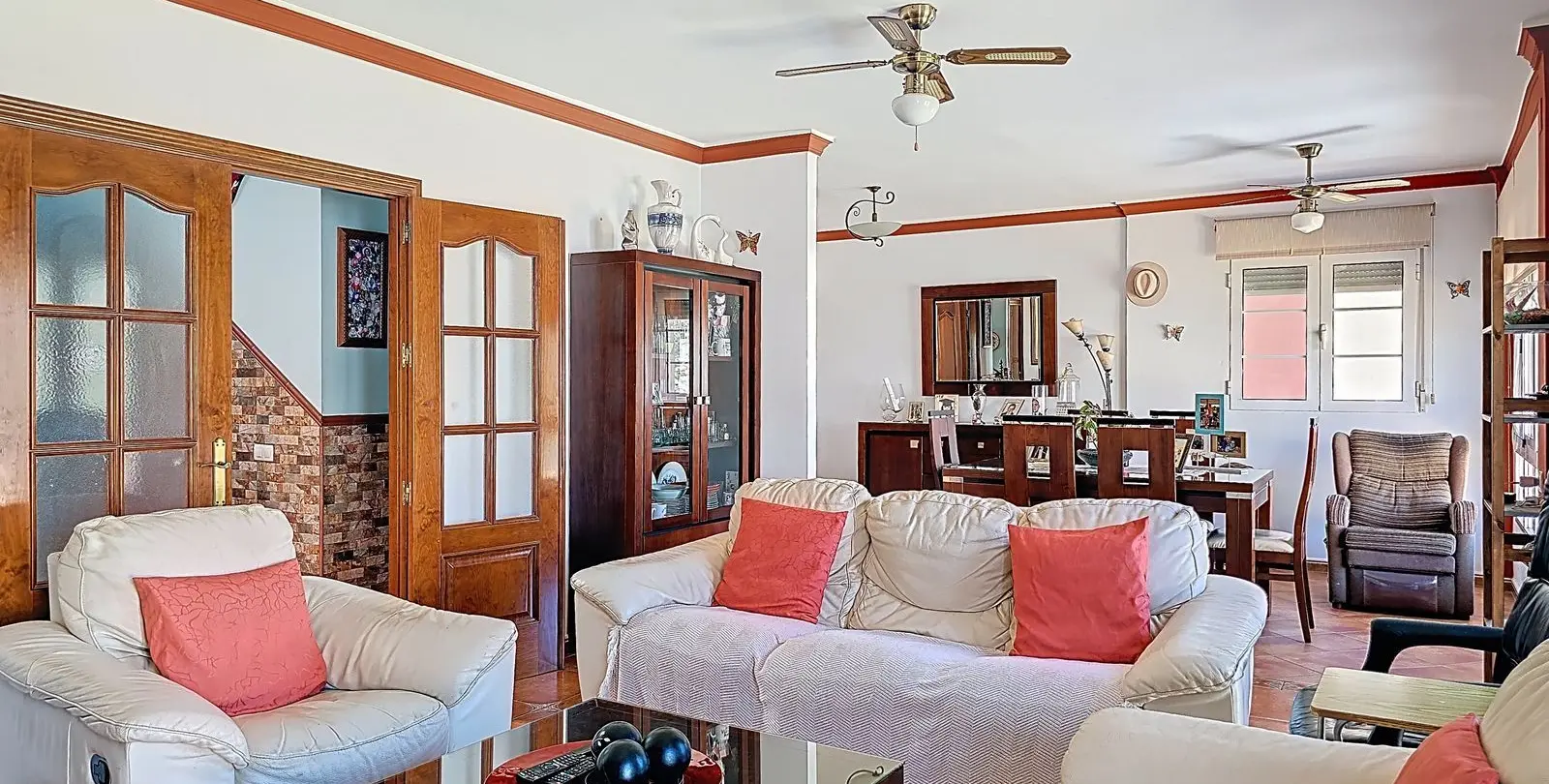 Sale of detached villa in Canillas de Albaida 11