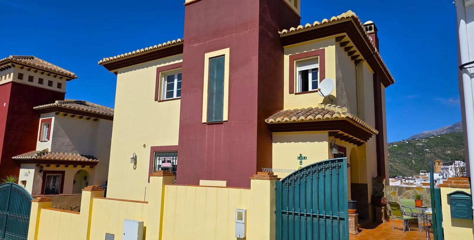 Sale of detached villa in Canillas de Albaida 44