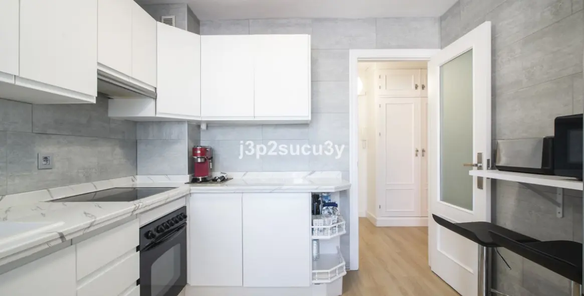 Sale of middle floor apartment in San Pedro de Alcántara 10