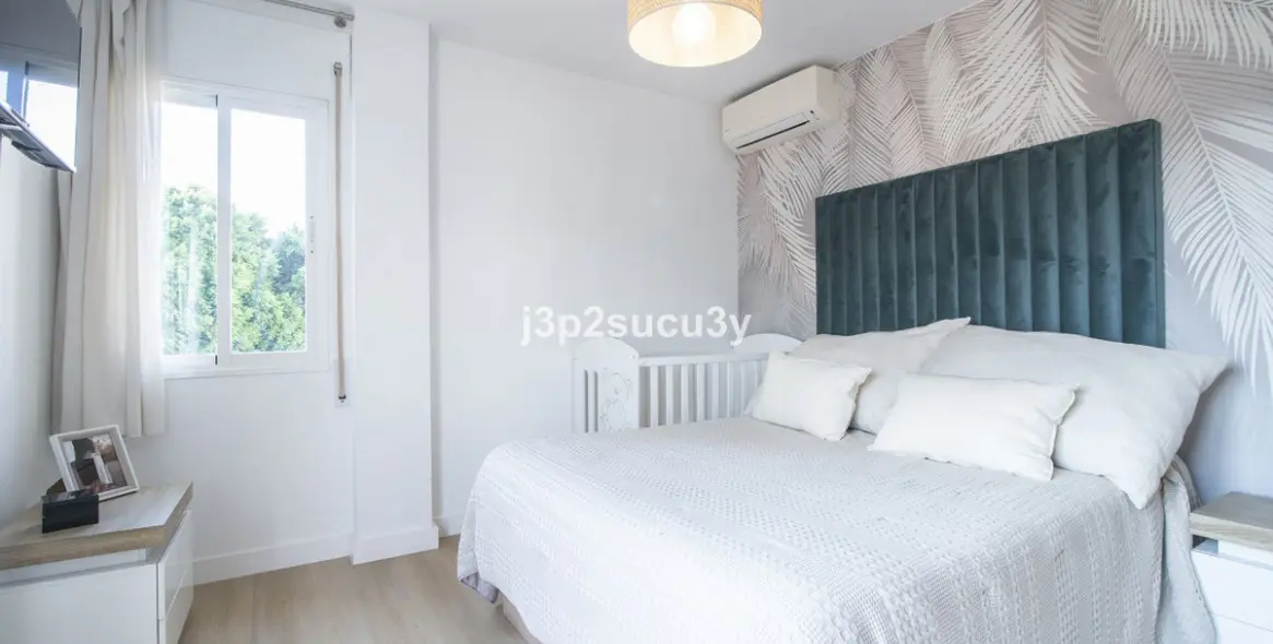 Sale of middle floor apartment in San Pedro de Alcántara 12