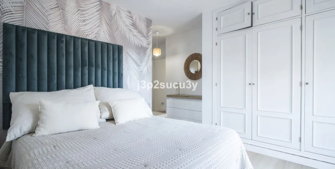 Sale of middle floor apartment in San Pedro de Alcántara 13