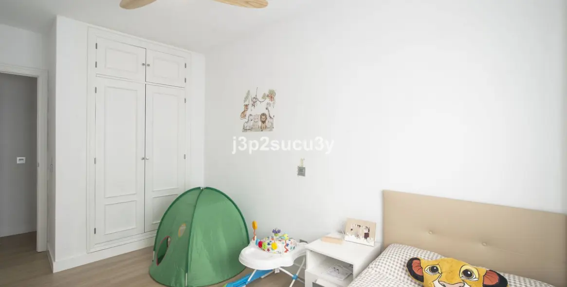 Sale of middle floor apartment in San Pedro de Alcántara 20