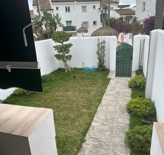 Sale of townhouse in Estepona