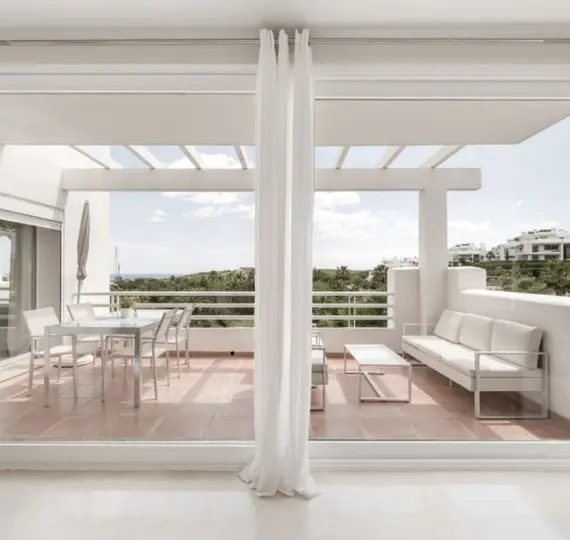 Продажа апартаментов на среднем этаже в Casares