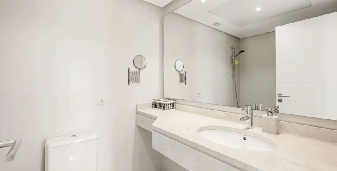 Продажа апартаментов на среднем этаже в Casares 4