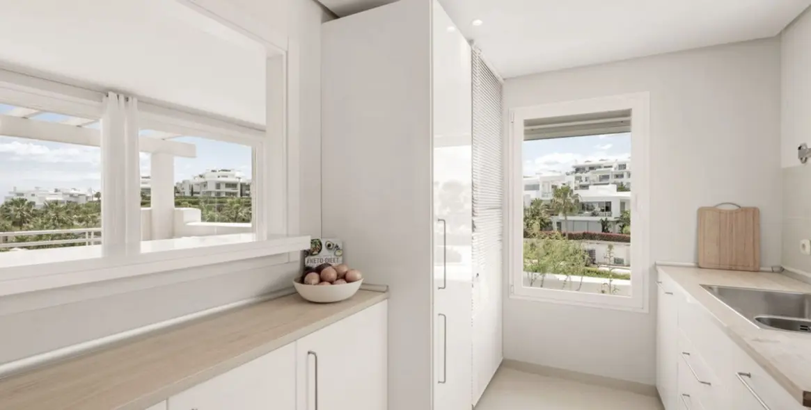 Продажа апартаментов на среднем этаже в Casares 5