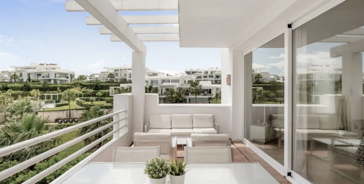 Продажа апартаментов на среднем этаже в Casares 6