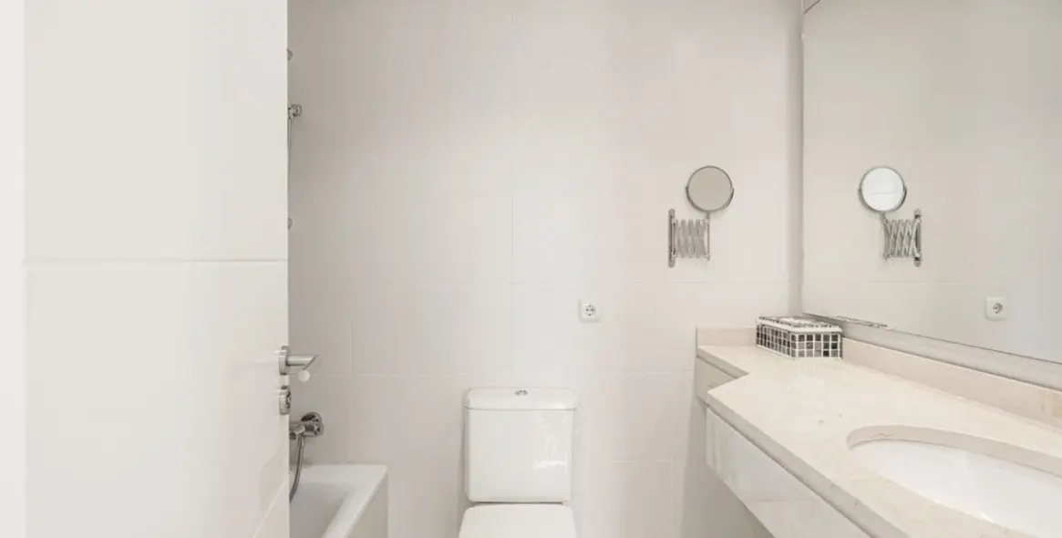 Продажа апартаментов на среднем этаже в Casares 7