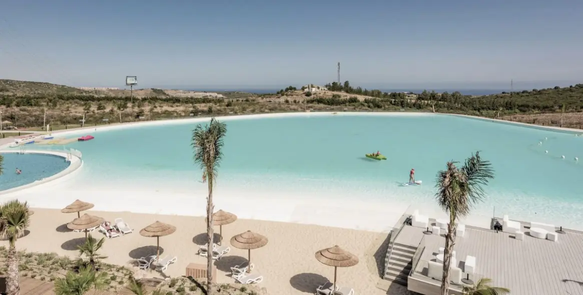 Sale of middle floor apartment in Casares 22