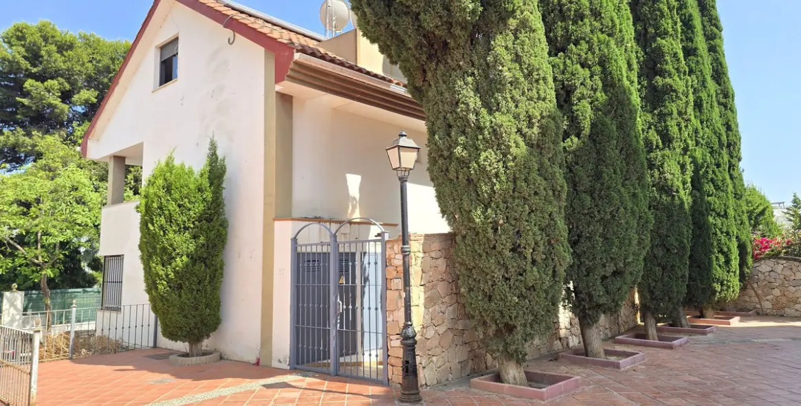 Продажа таунхауса в Benalmadena Costa 1