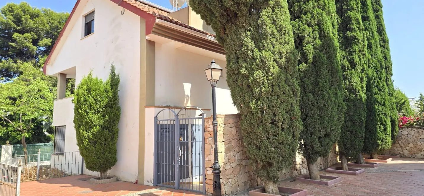 Sale of townhouse in Benalmadena Costa 0