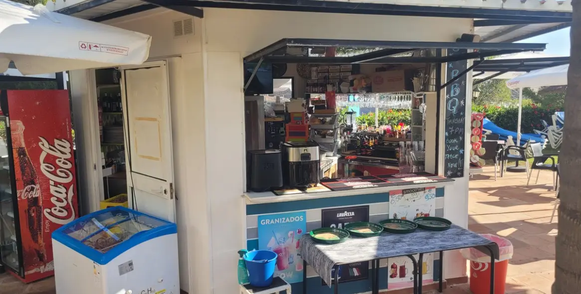 Venta de apartamento en planta media en Miraflores 25