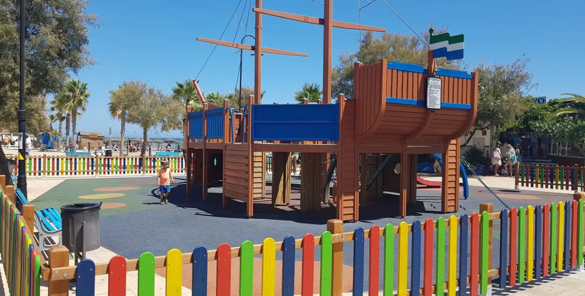 Venta de apartamento en planta media en Miraflores 26