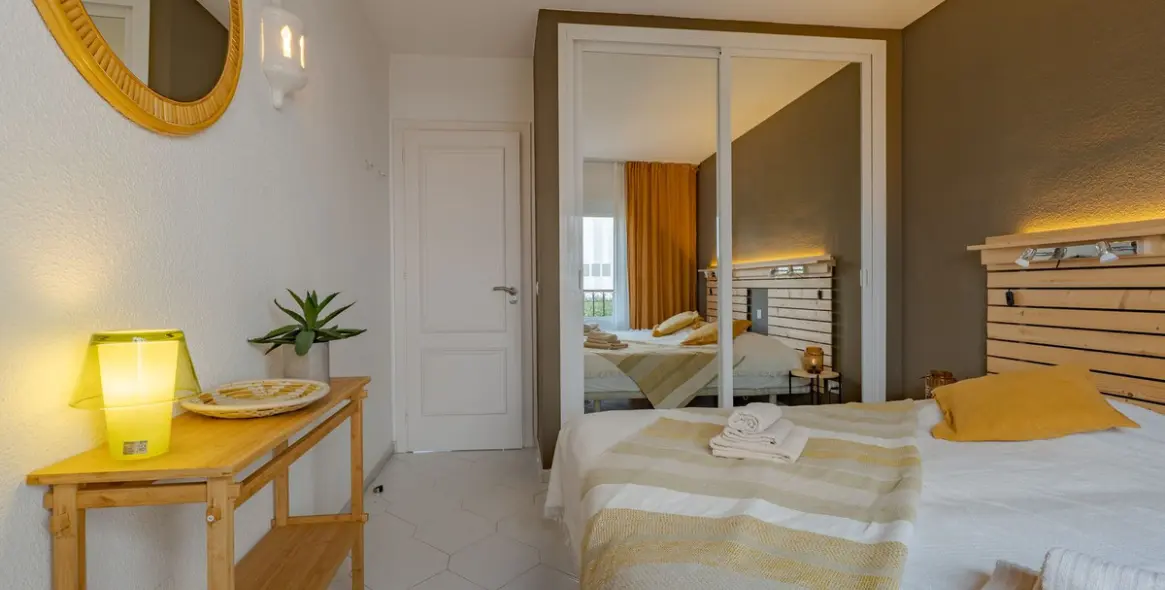 Venta de apartamento en planta media en Miraflores 34