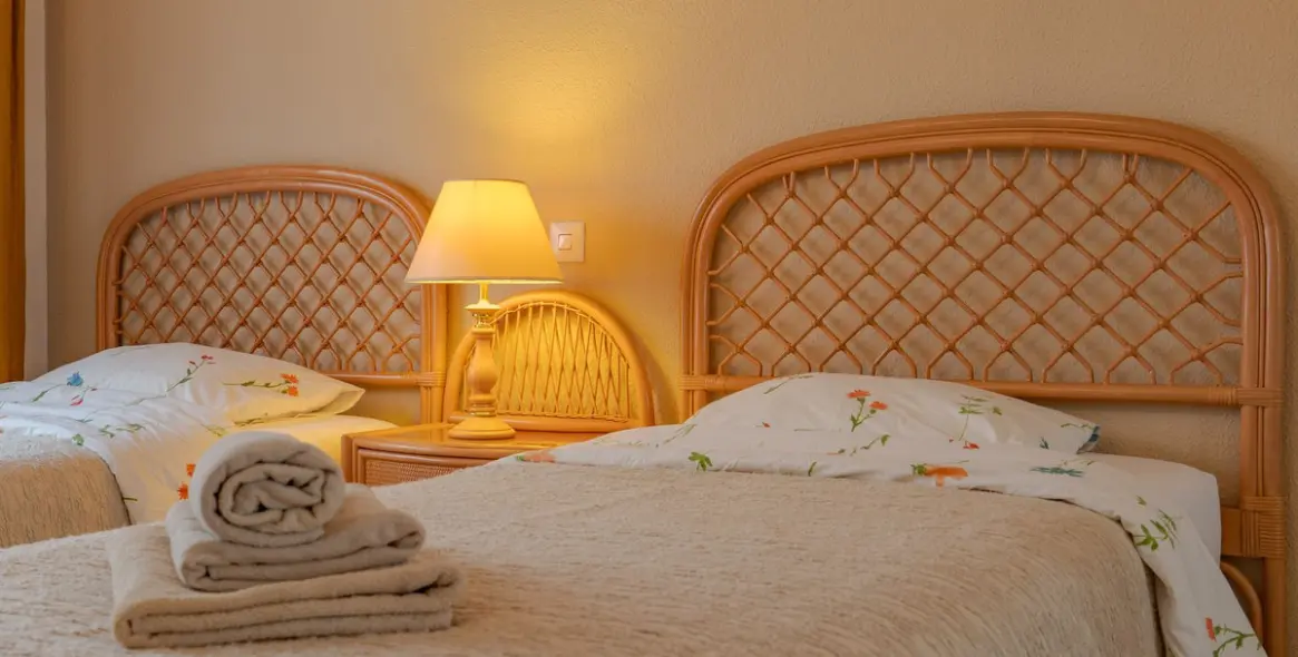 Venta de apartamento en planta media en Miraflores 40