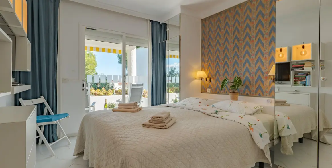 Venta de apartamento en planta media en Miraflores 43