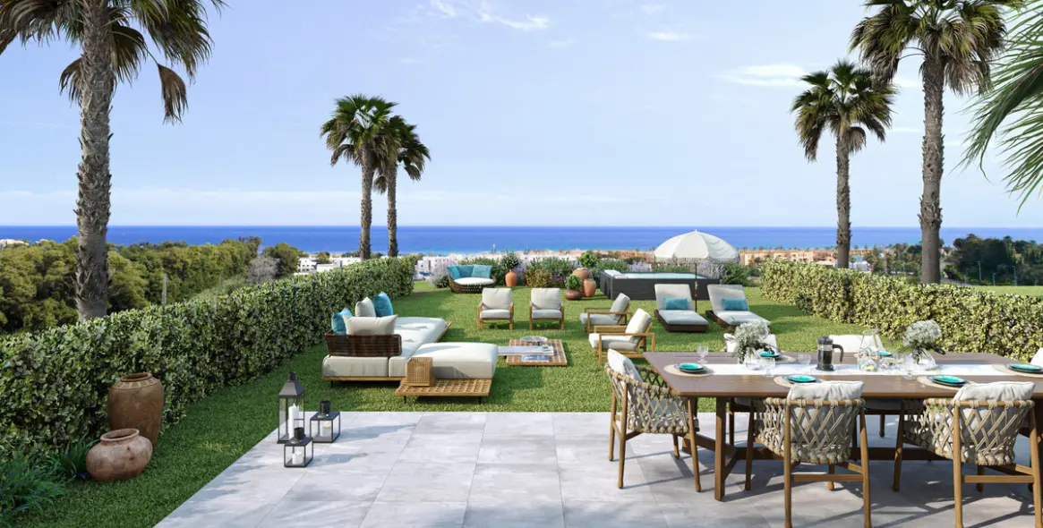 Sale of ground floor apartment in Casares 2