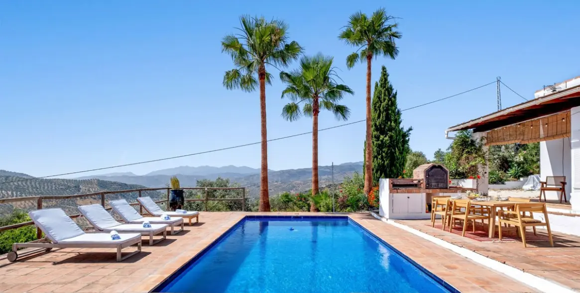 Sale of finca - cortijo in Tolox 1