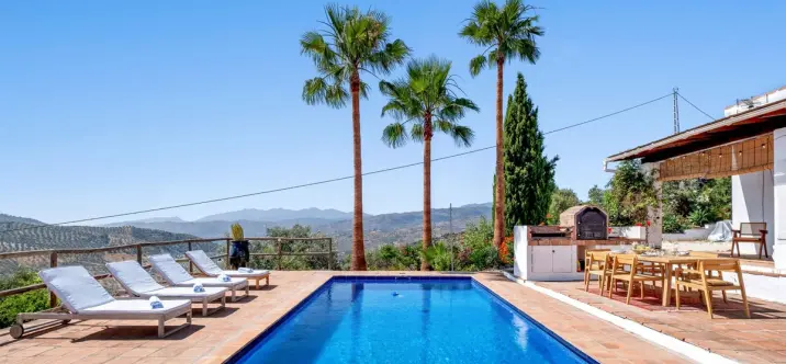 Sale of finca - cortijo in Tolox 1