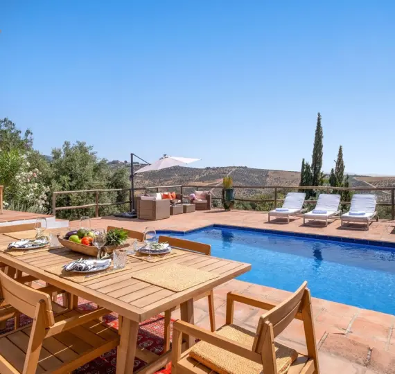 Sale of finca - cortijo in Tolox