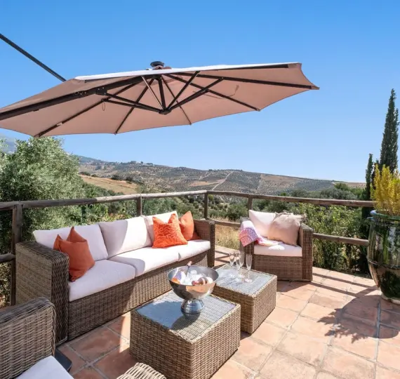 Sale of finca - cortijo in Tolox