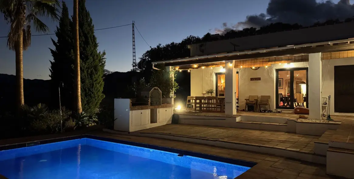 Sale of finca - cortijo in Tolox 11