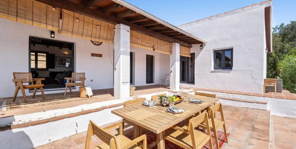 Sale of finca - cortijo in Tolox 12