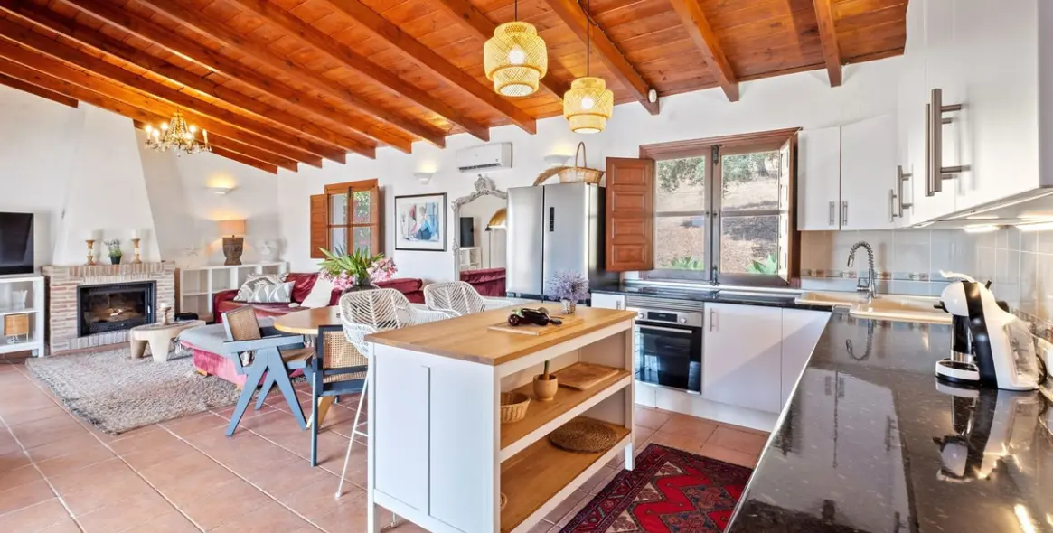 Sale of finca - cortijo in Tolox 18