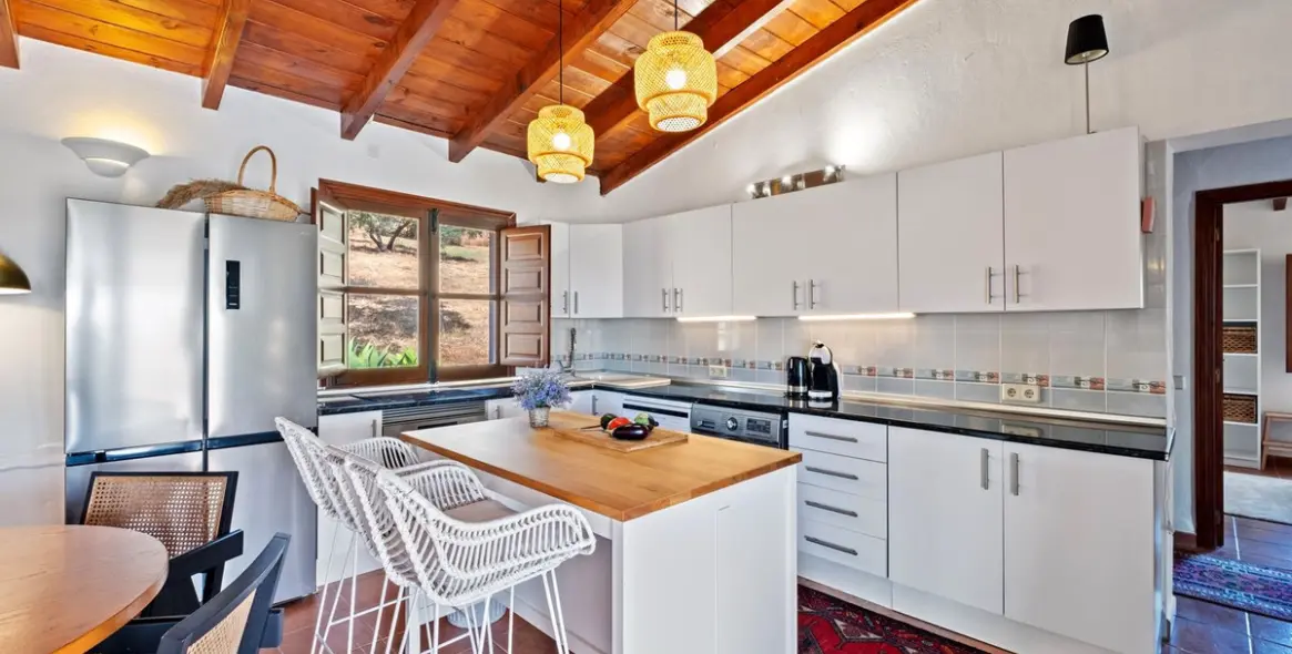 Sale of finca - cortijo in Tolox 20