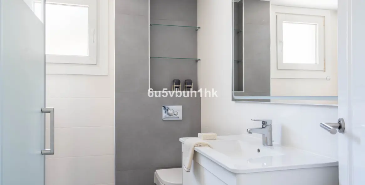 Sale of penthouse in Benalmadena Costa 13