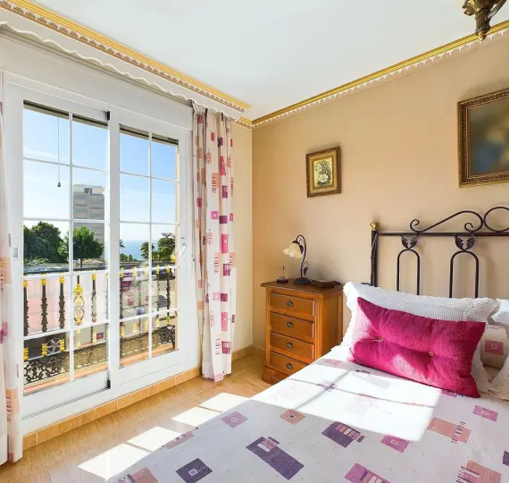 Sale of townhouse in Estepona