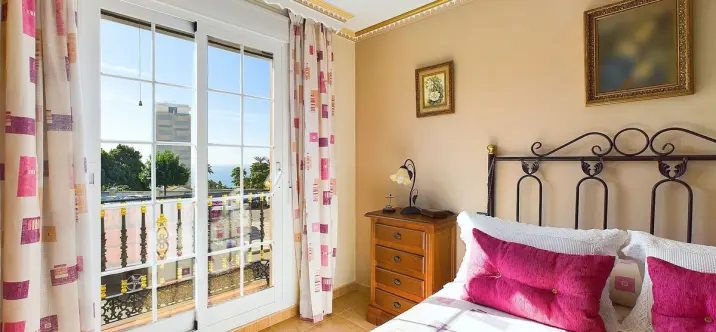 Sale of townhouse in Estepona 2