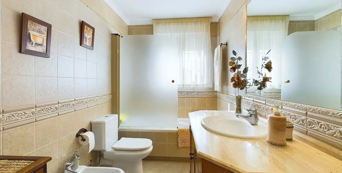 Sale of townhouse in Estepona 12