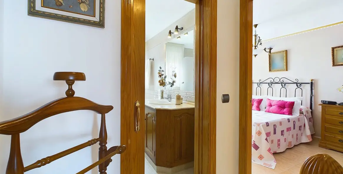 Sale of townhouse in Estepona 18