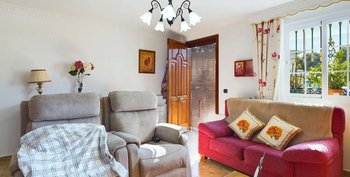 Sale of townhouse in Estepona 4