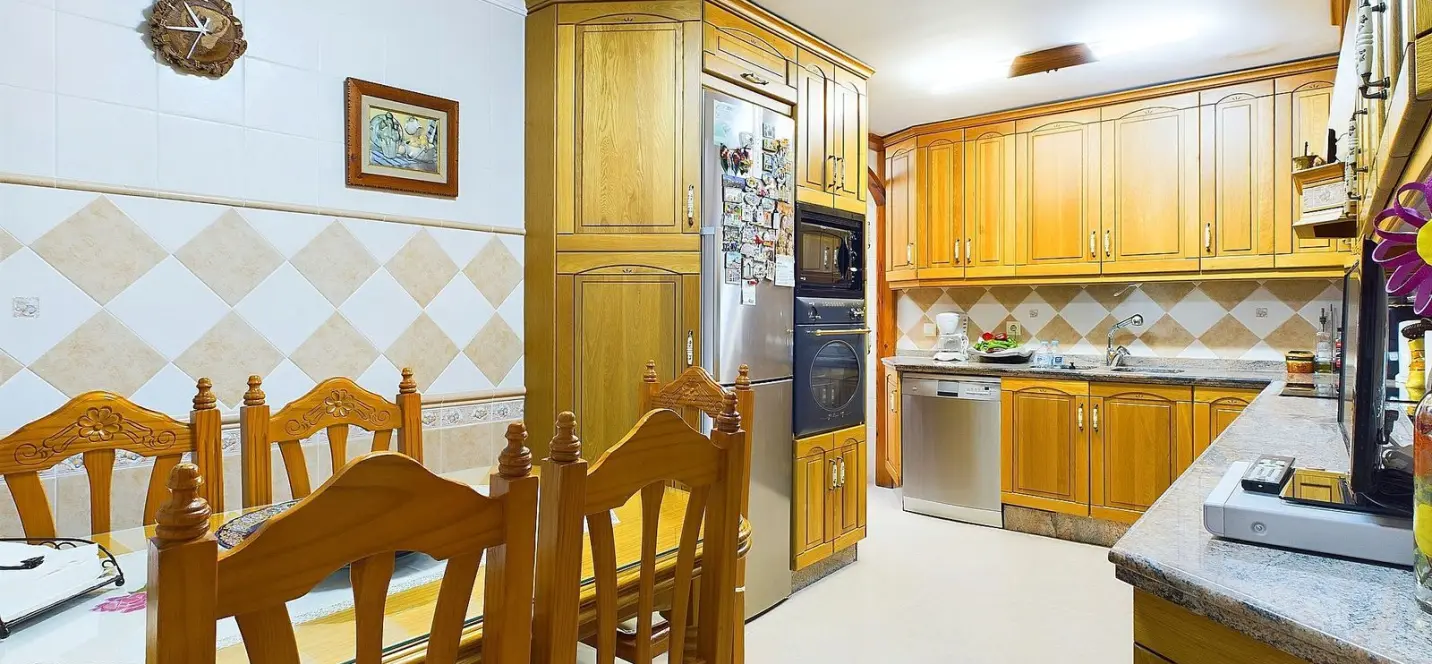 Sale of townhouse in Estepona 4