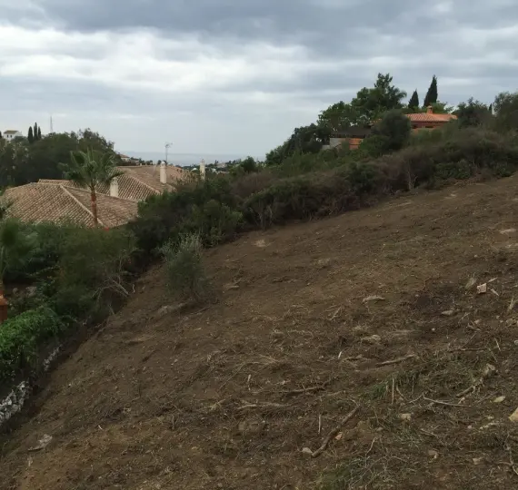 Продажа  жилого участка в Elviria