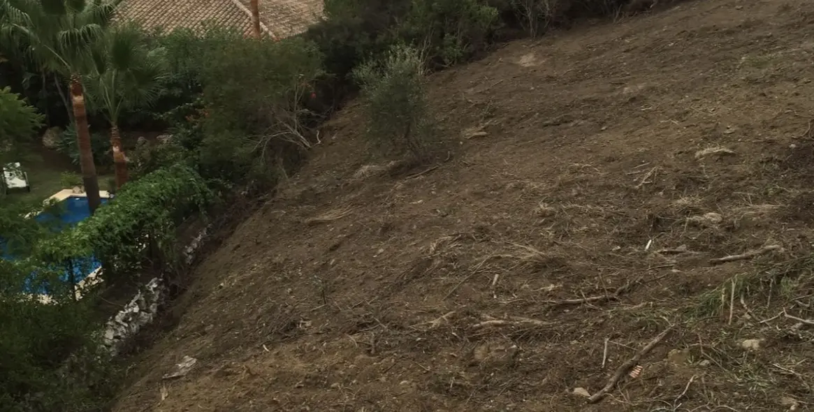 Продажа  жилого участка в Elviria 2