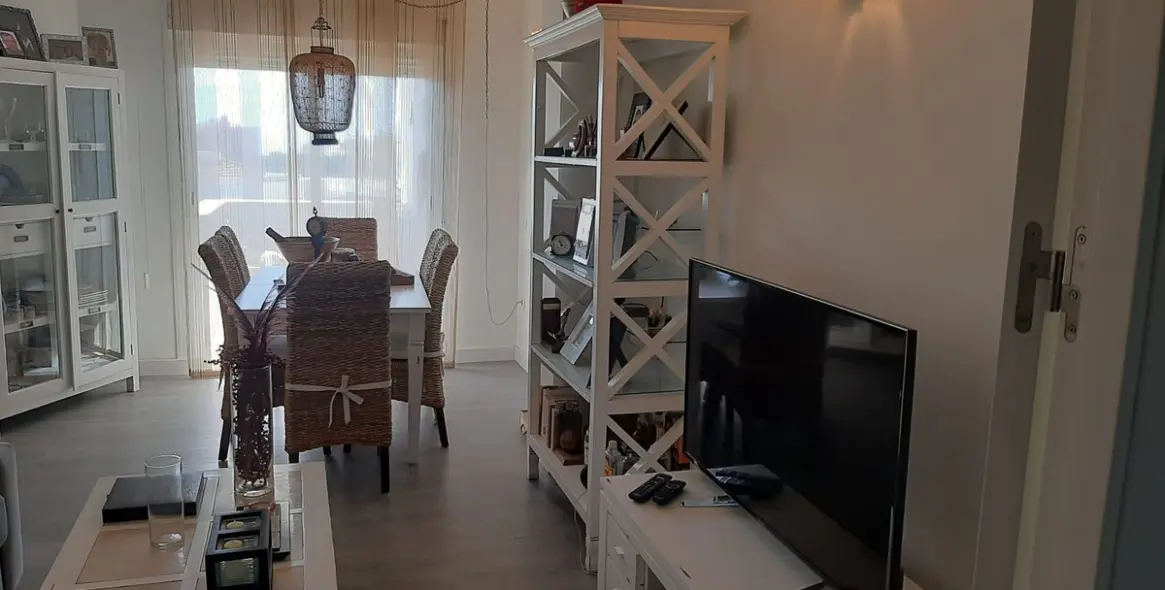 Sale of middle floor apartment in Estepona (district Estepona) 2