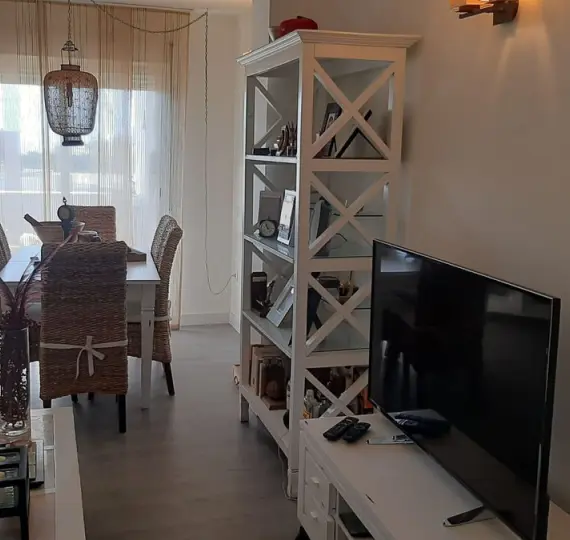 Middle floor apartment R5118130