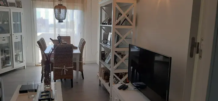 Middle floor apartment R5118130 1