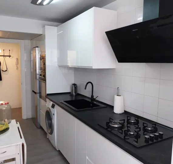 Middle floor apartment R5118130