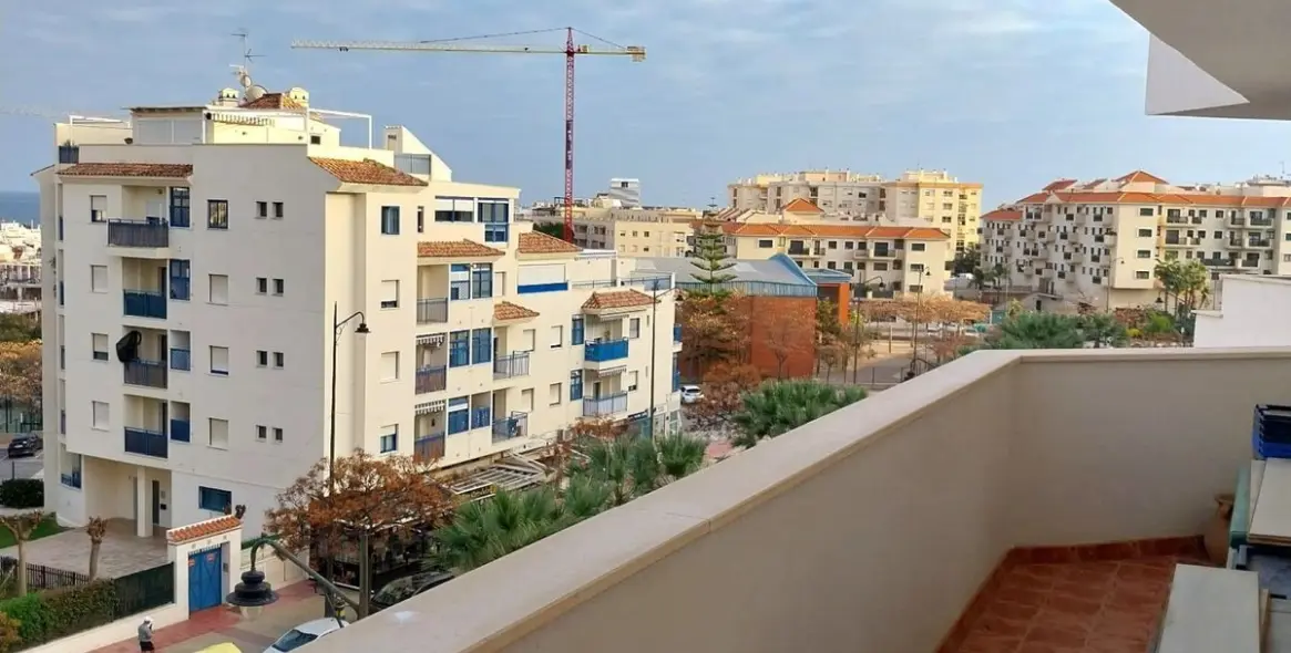 Sale of middle floor apartment in Estepona (district Estepona) 5