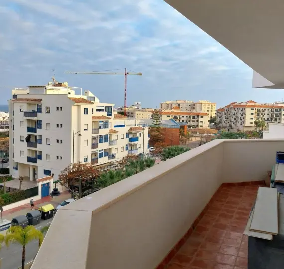 Middle floor apartment R5118130