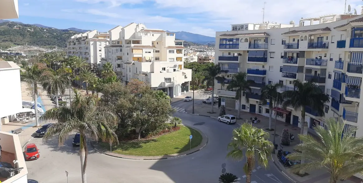 Sale of middle floor apartment in Estepona (district Estepona) 6