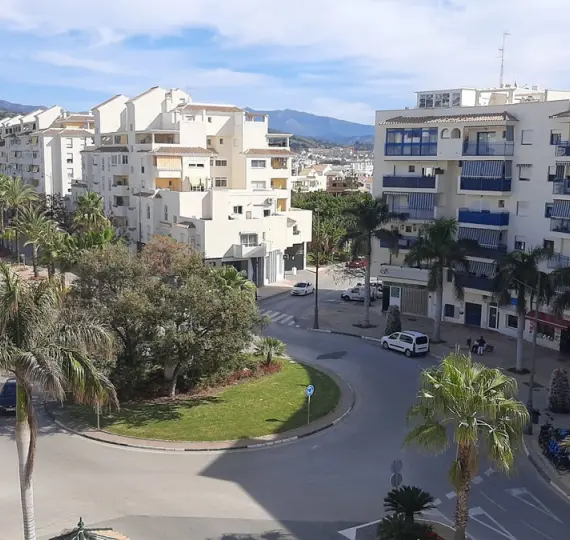 Middle floor apartment R5118130