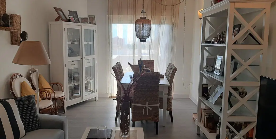 Продажа апартаментов на среднем этаже в Estepona 12